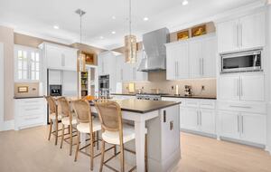 Graceful Retreat in the Heart of Selborne Hamlet - Chattahoochee Hills, Georgia