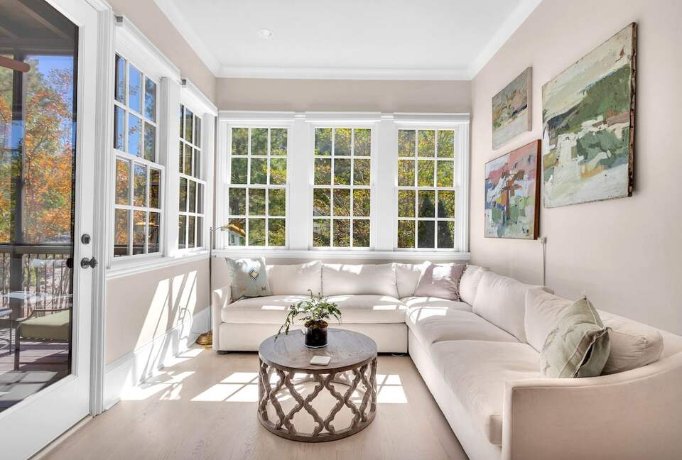 Graceful Retreat in the Heart of Selborne Hamlet - Chattahoochee Hills, Georgia