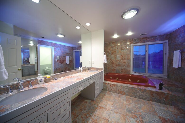 Sophisticated Estate Retreat near Washington, D.C. - Potomac, Maryland