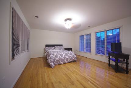 Sophisticated Estate Retreat near Washington, D.C. - Potomac, Maryland