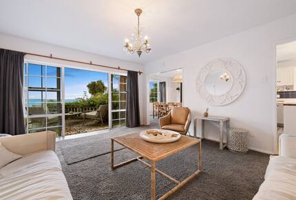 Seaside Elegance in Southland - Riverton / Aparima, New Zealand