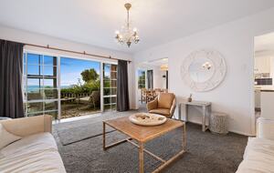 Seaside Elegance in Southland - Riverton / Aparima, New Zealand
