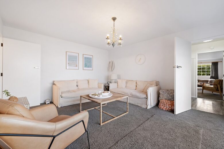 Seaside Elegance in Southland - Riverton / Aparima, New Zealand