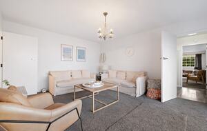 Seaside Elegance in Southland - Riverton / Aparima, New Zealand