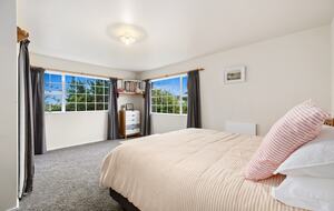 Seaside Elegance in Southland - Riverton / Aparima, New Zealand