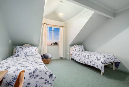 Seaside Elegance in Southland - Riverton / Aparima, New Zealand