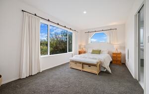 Seaside Elegance in Southland - Riverton / Aparima, New Zealand