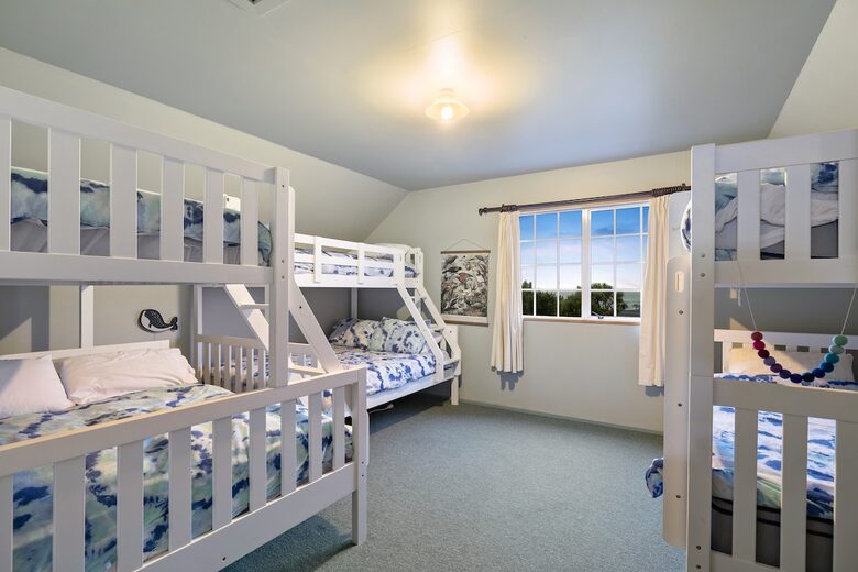 Seaside Elegance in Southland - Riverton / Aparima, New Zealand