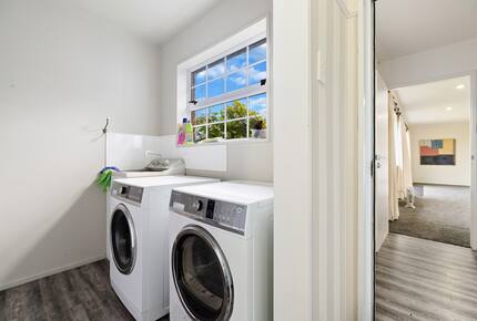 Seaside Elegance in Southland - Riverton / Aparima, New Zealand