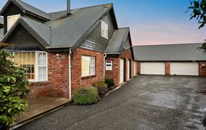 Seaside Elegance in Southland - Riverton / Aparima, New Zealand