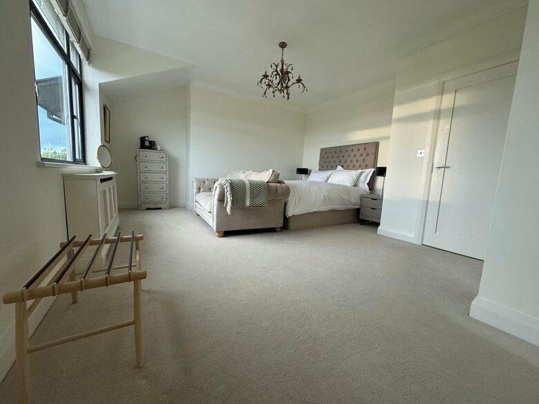 A Luxurious Coastal Retreat Near Galway - Oranmore, Ireland