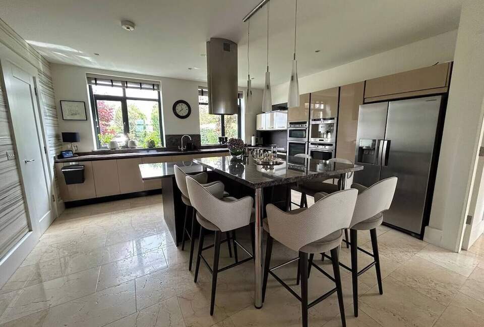 A Luxurious Coastal Retreat Near Galway - Oranmore, Ireland