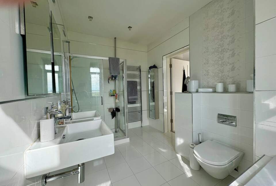 A Luxurious Coastal Retreat Near Galway - Oranmore, Ireland