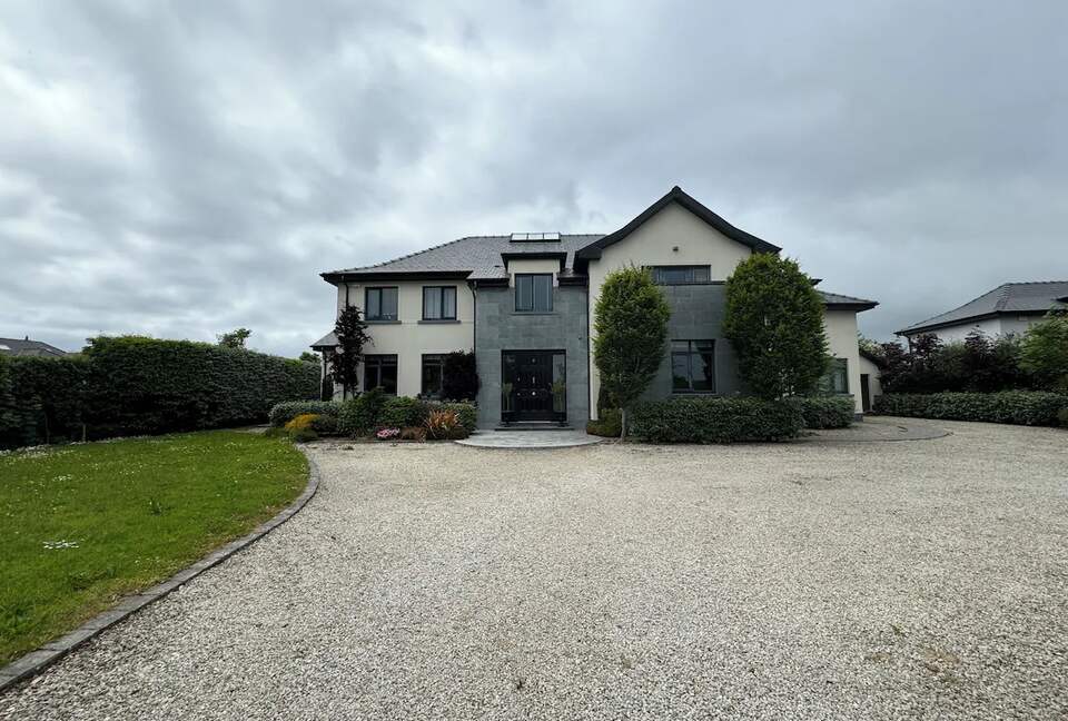 A Luxurious Coastal Retreat Near Galway - Oranmore, Ireland