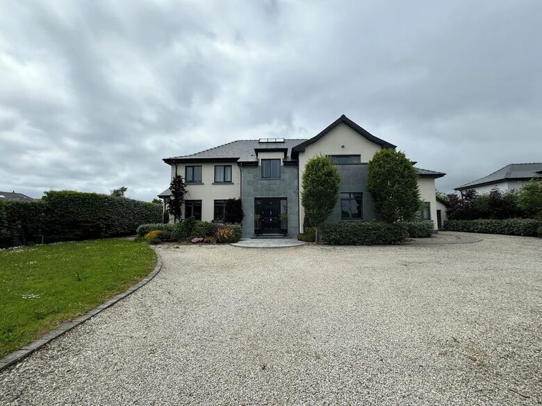 A Luxurious Coastal Retreat Near Galway - Oranmore, Ireland