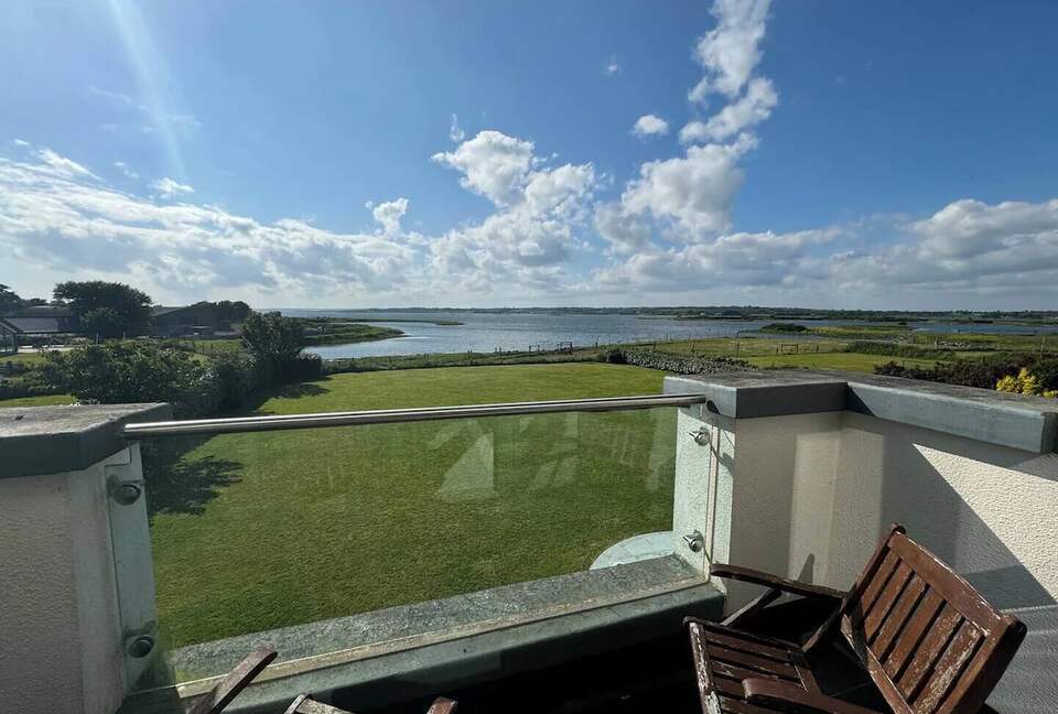 A Luxurious Coastal Retreat Near Galway - Oranmore, Ireland