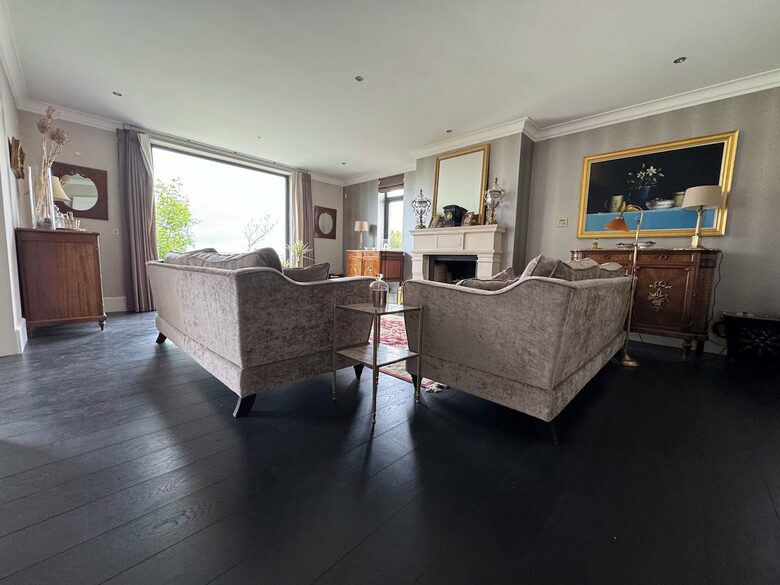 A Luxurious Coastal Retreat Near Galway - Oranmore, Ireland