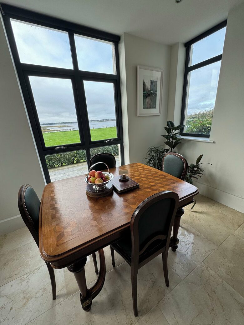 A Luxurious Coastal Retreat Near Galway - Oranmore, Ireland