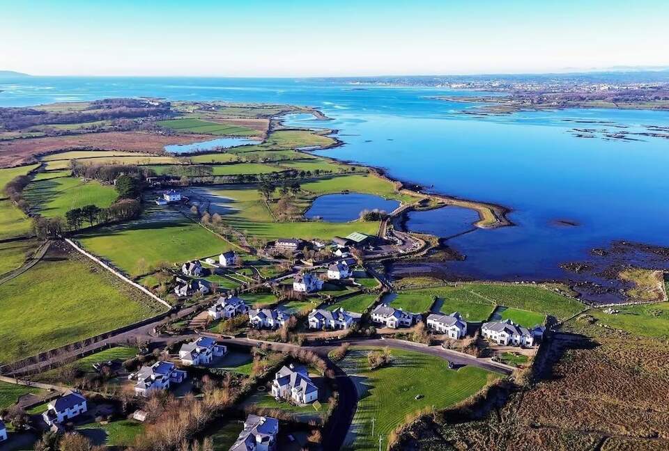 A Luxurious Coastal Retreat Near Galway - Oranmore, Ireland