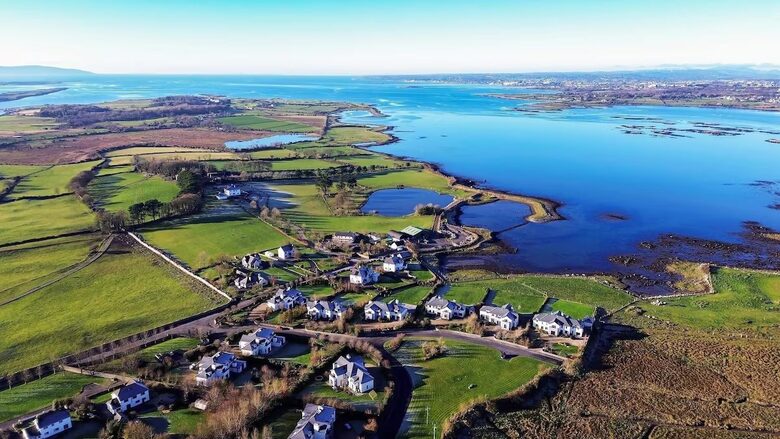 A Luxurious Coastal Retreat Near Galway - Oranmore, Ireland