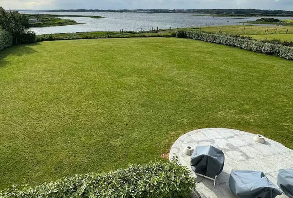 A Luxurious Coastal Retreat Near Galway - Oranmore, Ireland