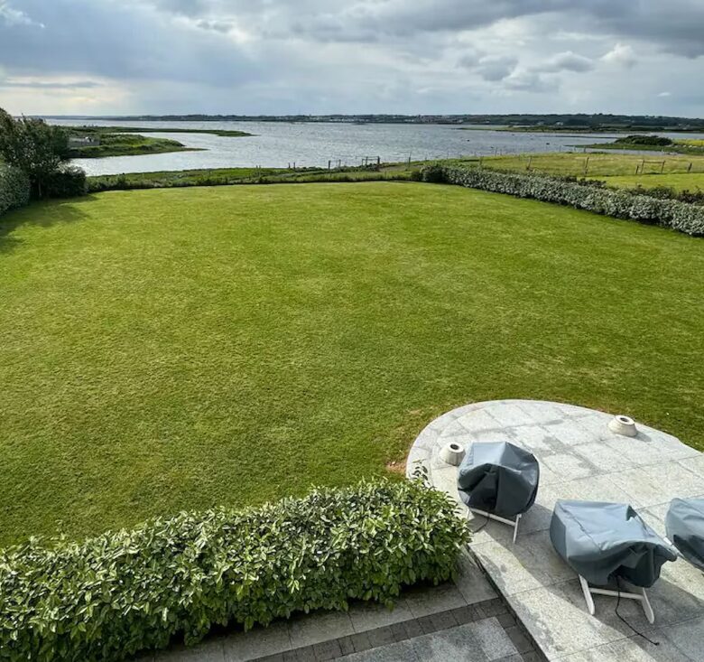 A Luxurious Coastal Retreat Near Galway - Oranmore, Ireland