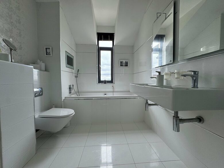 A Luxurious Coastal Retreat Near Galway - Oranmore, Ireland