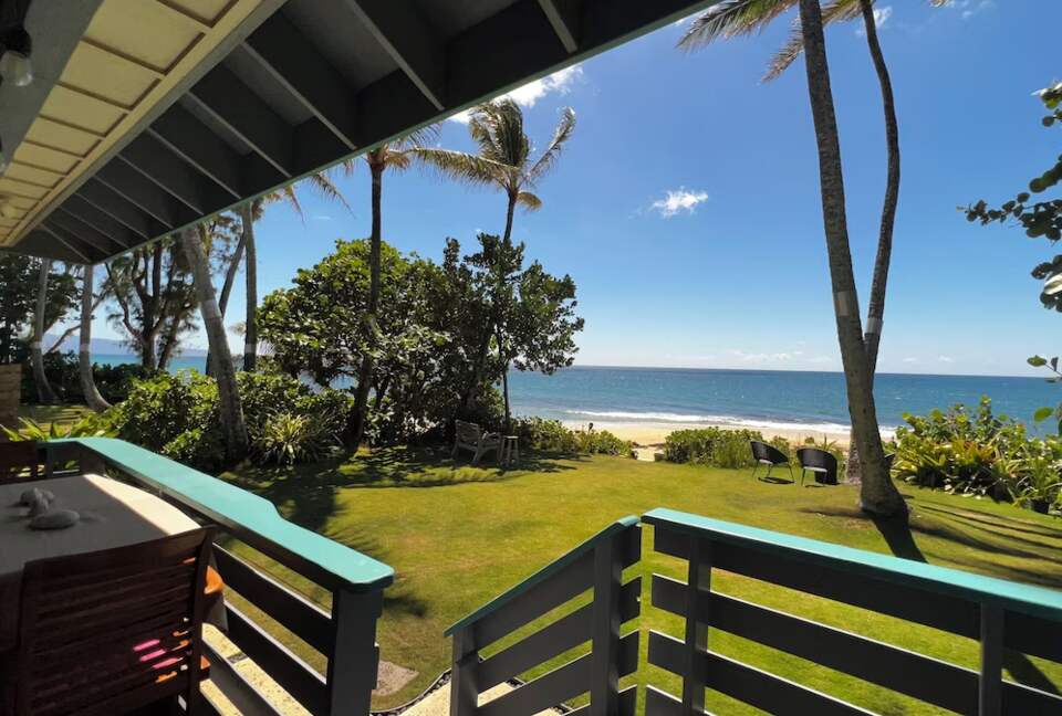 Beachfront North Shore retreat with panoramic ocean views - Haleiwa, Hawaii