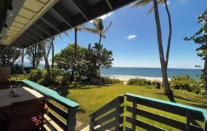 Beachfront North Shore retreat with panoramic ocean views - Haleiwa, Hawaii