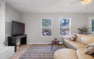 Serene Twinberry Townhome | A Refined Retreat in Westlake Hills - Austin, Texas