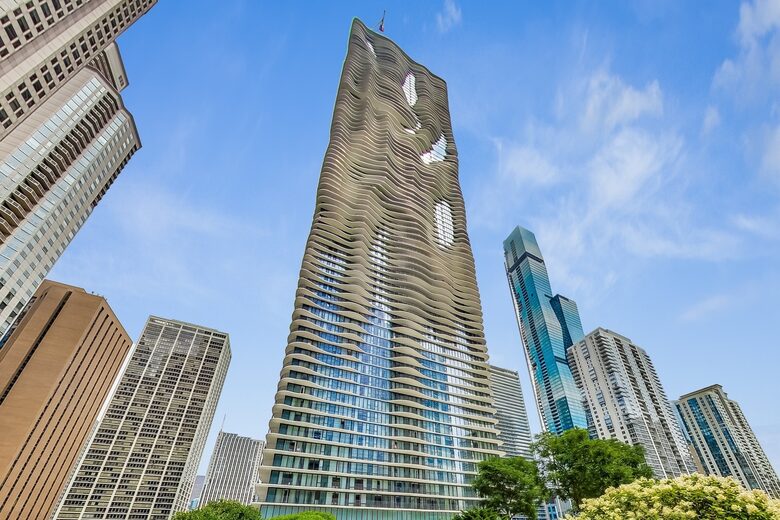 Panoramic Living in the Heart of Chicago - Chicago, Illinois