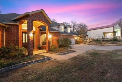 Elegant Lake & Country Haven - Little Elm, Texas
