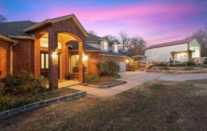 Elegant Lake & Country Haven - Little Elm, Texas