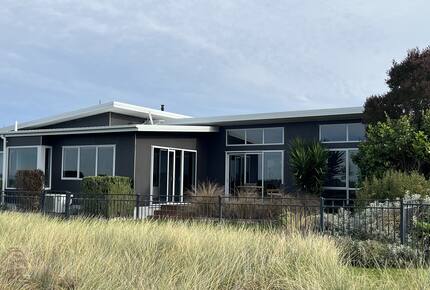 Wetland Haven at Pegasus Beach - Pegasus, New Zealand