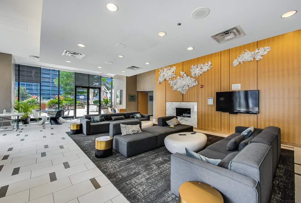 Panoramic Living in the Heart of Chicago - Chicago, Illinois
