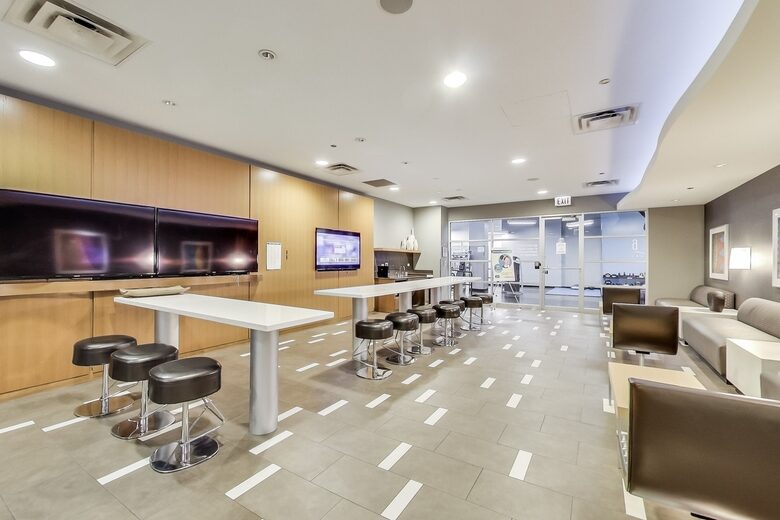 Panoramic Living in the Heart of Chicago - Chicago, Illinois
