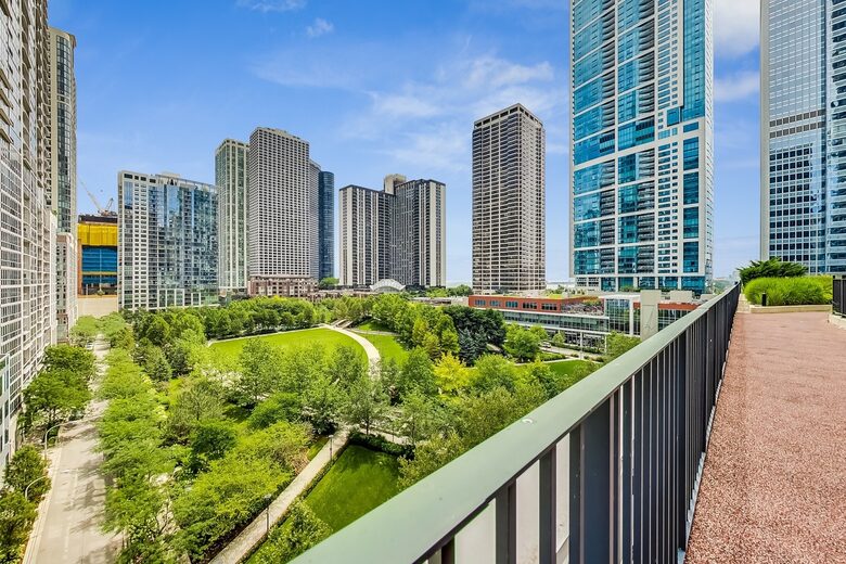 Panoramic Living in the Heart of Chicago - Chicago, Illinois