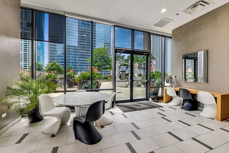 Panoramic Living in the Heart of Chicago - Chicago, Illinois