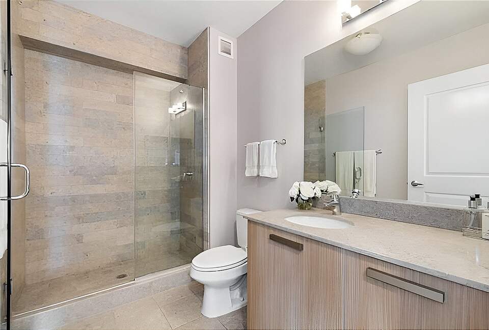 Panoramic Living in the Heart of Chicago - Chicago, Illinois