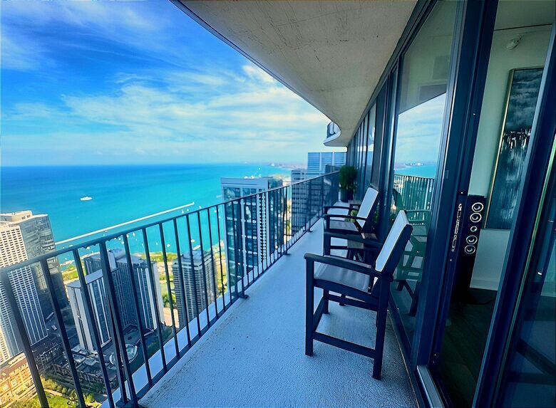 Panoramic Living in the Heart of Chicago - Chicago, Illinois