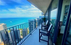 Panoramic Living in the Heart of Chicago - Chicago, Illinois