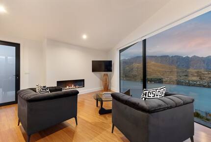 Soak, Sip, and Stay | Romantic Views Over Lake Wakatipu - Queenstown, New Zealand
