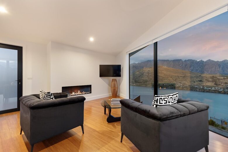 Soak, Sip, and Stay | Romantic Views Over Lake Wakatipu - Queenstown, New Zealand
