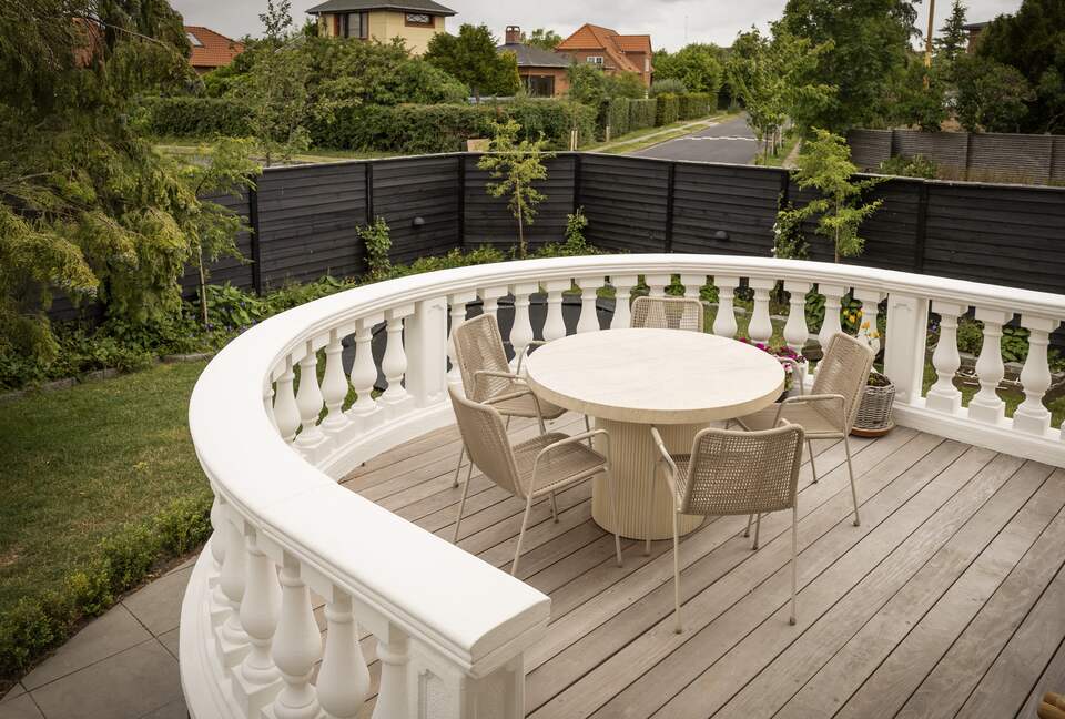 Elegant Three-Story Townhome Near Copenhagen’s Best Attractions - Copenhagen, Denmark