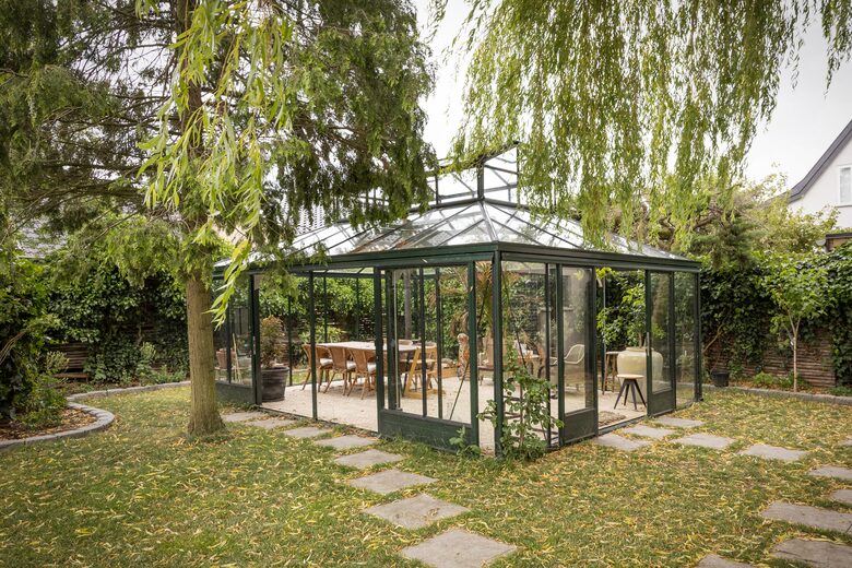 Elegant Three-Story Townhome Near Copenhagen’s Best Attractions - Copenhagen, Denmark