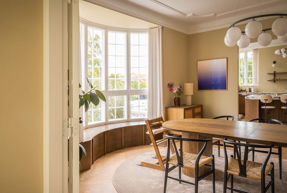 Elegant Three-Story Townhome Near Copenhagen’s Best Attractions - Copenhagen, Denmark