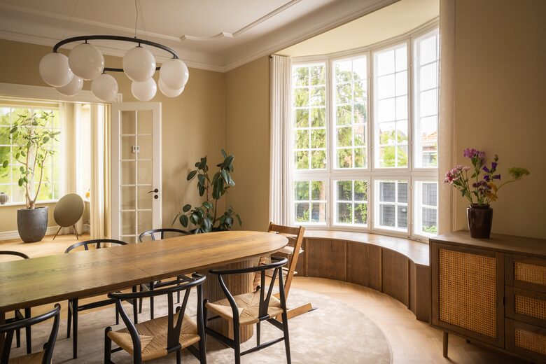 Elegant Three-Story Townhome Near Copenhagen’s Best Attractions - Copenhagen, Denmark