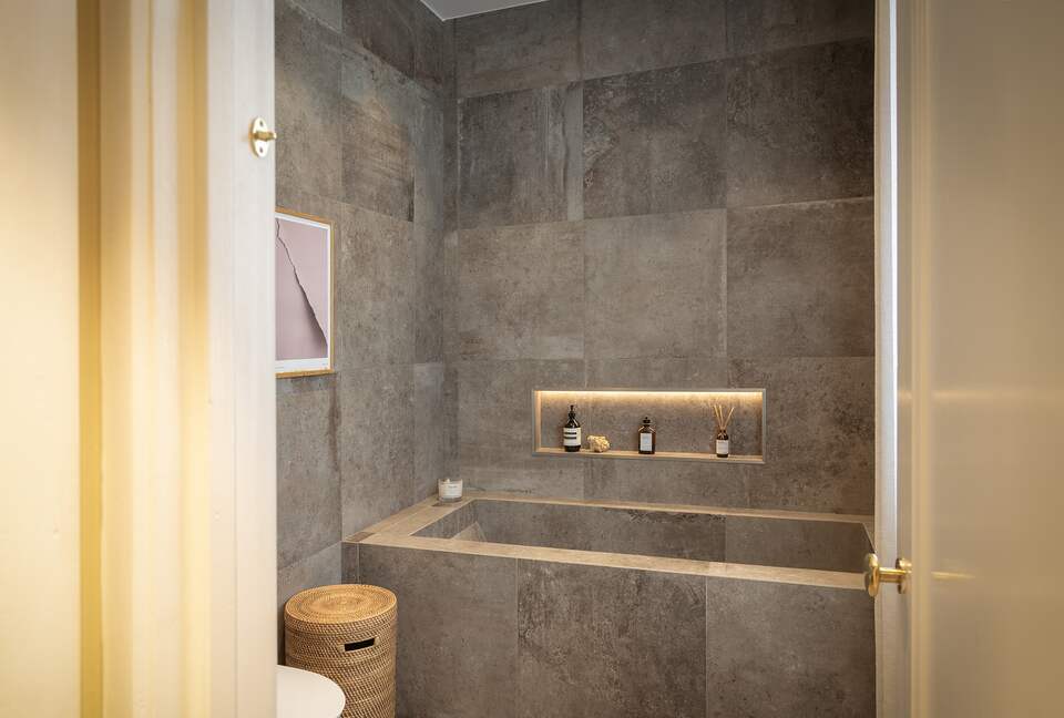 Elegant Three-Story Townhome Near Copenhagen’s Best Attractions - Copenhagen, Denmark