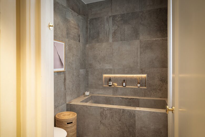 Elegant Three-Story Townhome Near Copenhagen’s Best Attractions - Copenhagen, Denmark