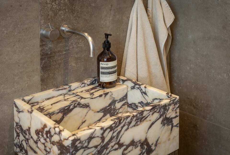 Elegant Three-Story Townhome Near Copenhagen’s Best Attractions - Copenhagen, Denmark